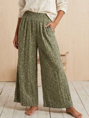 American Eagle Wide-Leg Smocked Waist Pants in Olive Green Floral